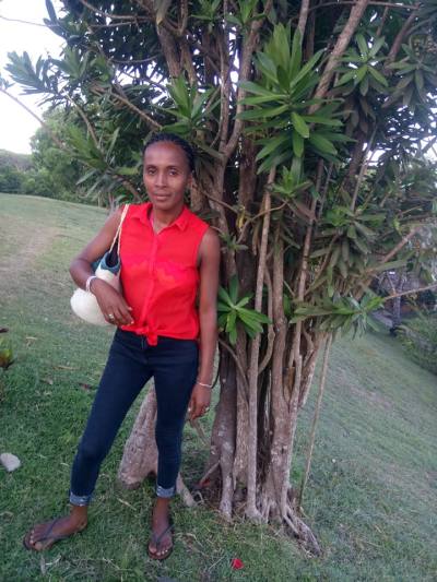 Liliane 36 ans Antalaha Madagascar