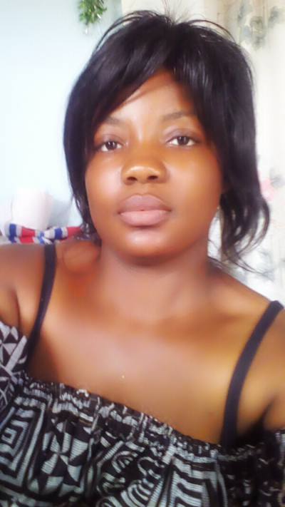 Sophie 26 years Douala Cameroon