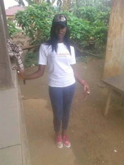 Claudia evina 24 years Yaoundé Cameroon