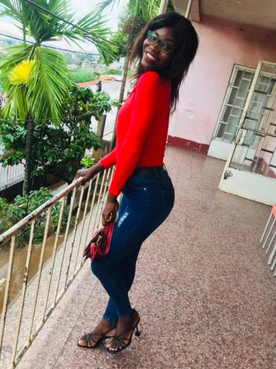 Virginie 27 ans Yaoundé Cameroun