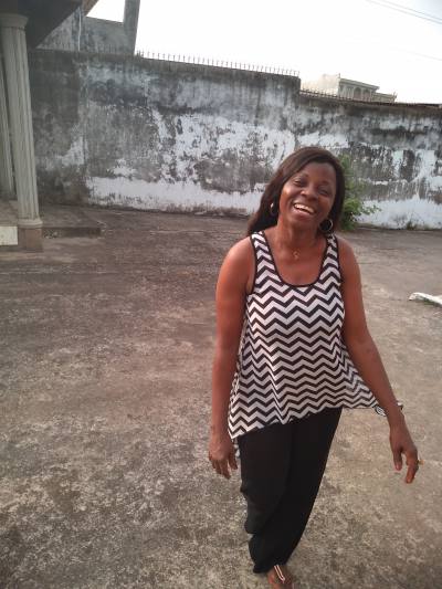 Charlotte 52 Jahre Douala Kamerun