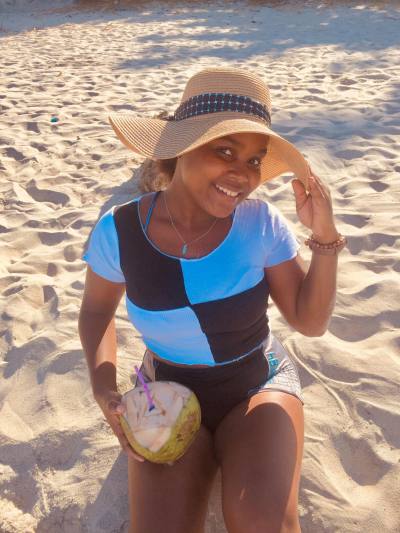 Jennie 27 ans Toamasina Madagascar