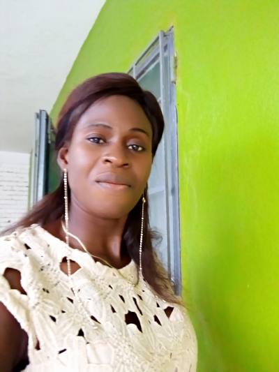 Evelin 39 Jahre Boulou Kamerun