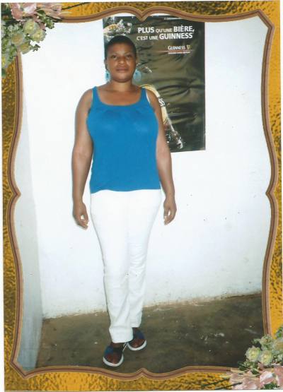 Anne laure 40 ans Yaoundé Cameroun