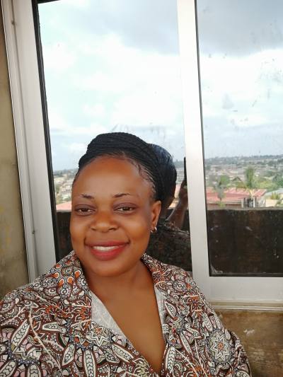 Charline 33 Jahre Yaoundé  Kamerun