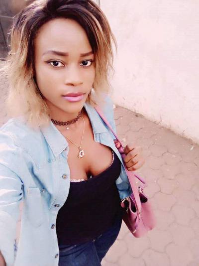 Rosi 29 ans Mfoundi Cameroun