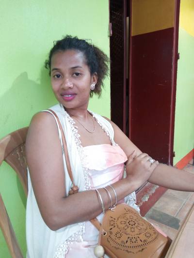 Shania 36 ans Antsiranana Madagascar