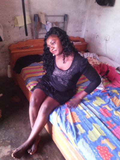 Tyffani  37 ans Yaoundé Cameroun
