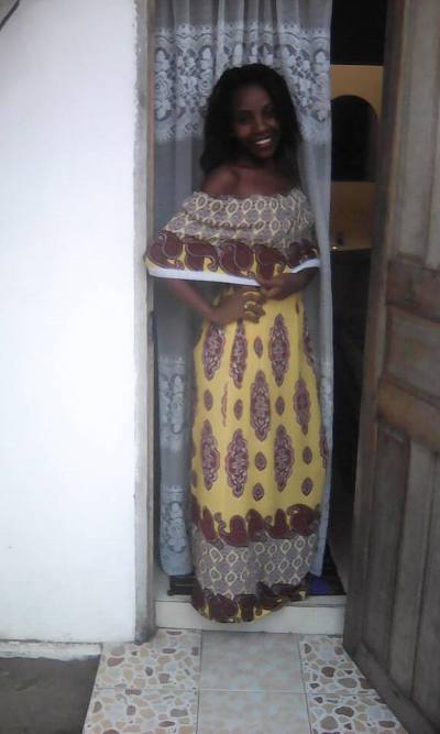 Noelah 32 Jahre Toamasina Madagaskar