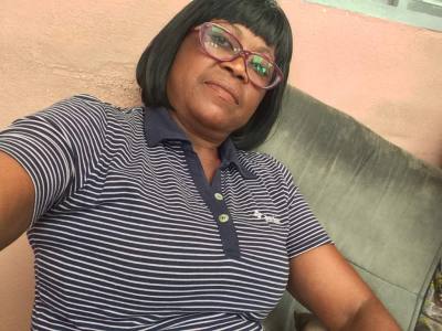 Theresa 55 Jahre Douala Kamerun