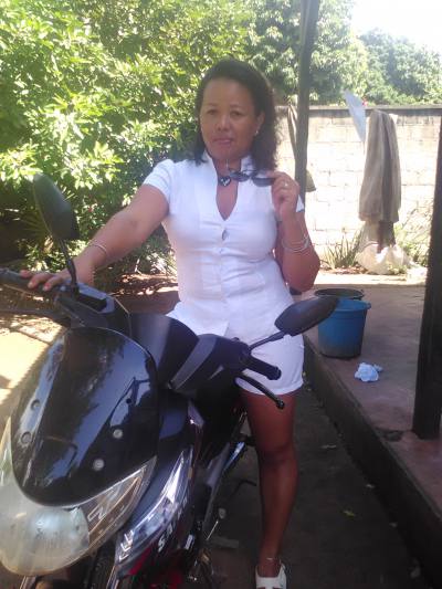 Ghesmine 44 ans Sambava Madagascar
