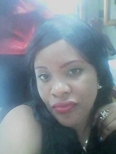Linda 31 years Yaoundé Cameroon