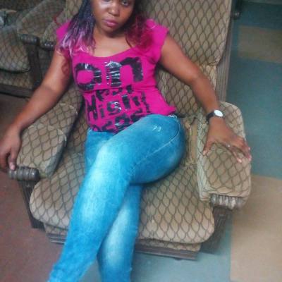 Flore 37 ans Douala Cameroun