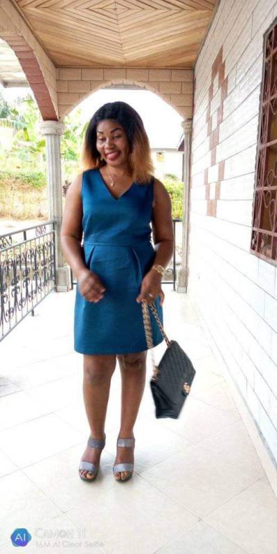 Yolande 28 years Mbalmayo Cameroon
