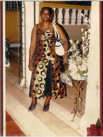 Thérèse 49 Jahre Yaounde Kamerun