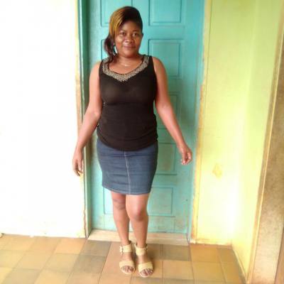 Nadine 42 ans Yaoundé 4em Cameroun