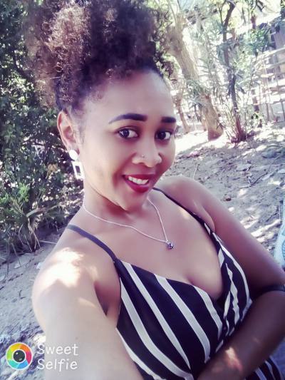 Antonia 32 years Vohemar Madagascar