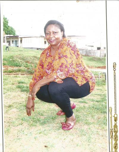 Naomie 46 Jahre Yaoundé Kamerun