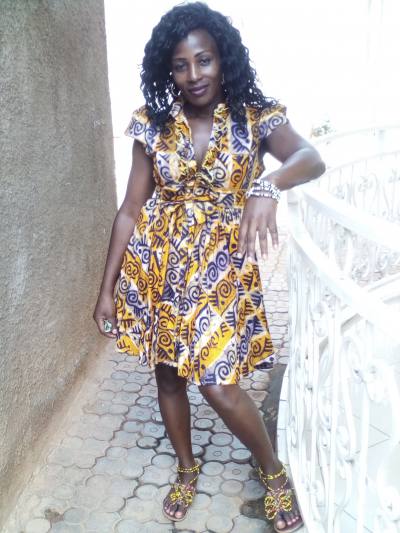 Flore 41 ans Yaoundé Cameroun