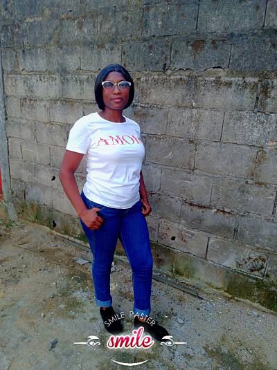 Julienne 22 years Douala Cameroun