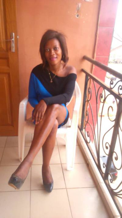 Agathe 38 ans Yaoundé Cameroun