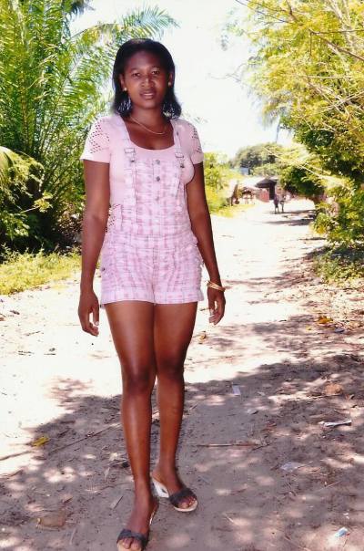 Francisca 35 ans Sambava Madagascar