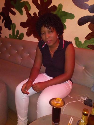 Sandra 34 Jahre Libreville Gabun