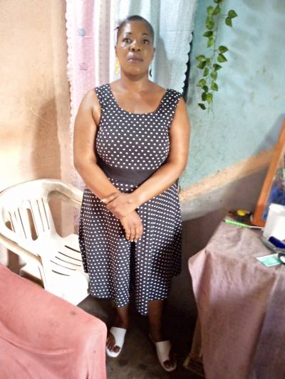 Regine 40 ans Centre Cameroun