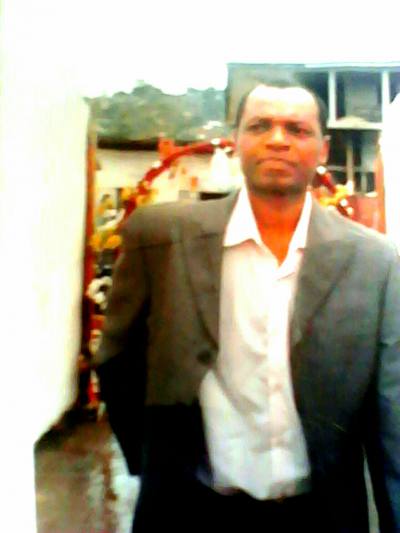 Olivier 50 ans Yaoundé Cameroun