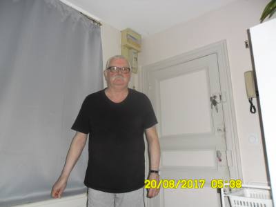 Larry 69 ans Dreux France