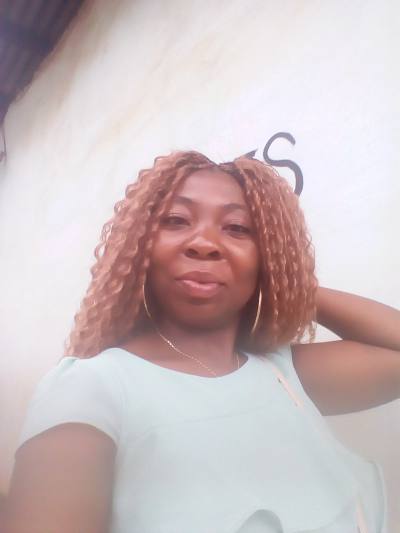 Rosette 33 years Mfoundi Cameroon