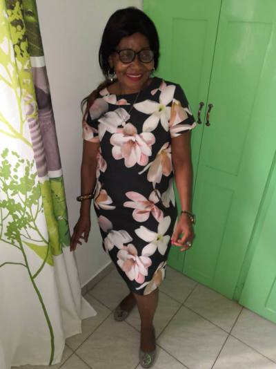 Martine 61 ans Yaoundé Cameroun