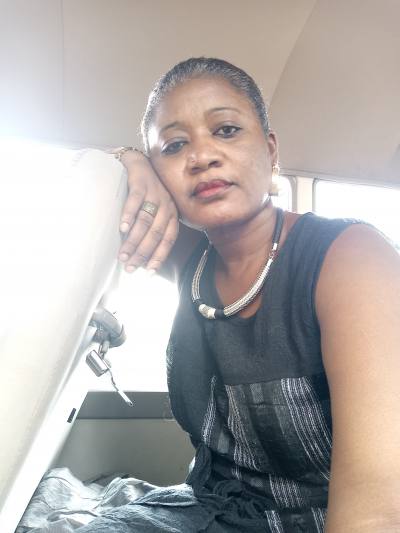 Lola 47 ans Yaoundé Cameroun