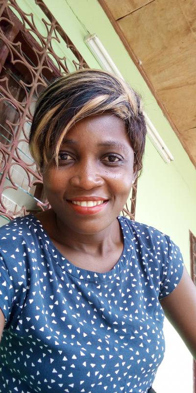 Gaelle 37 years Douala Cameroon