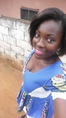 Esther 31 Jahre Yaoundé Kamerun