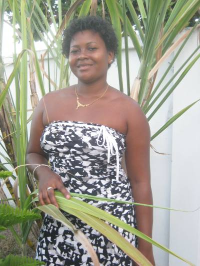 Anissa 37 Jahre Sambava Madagaskar