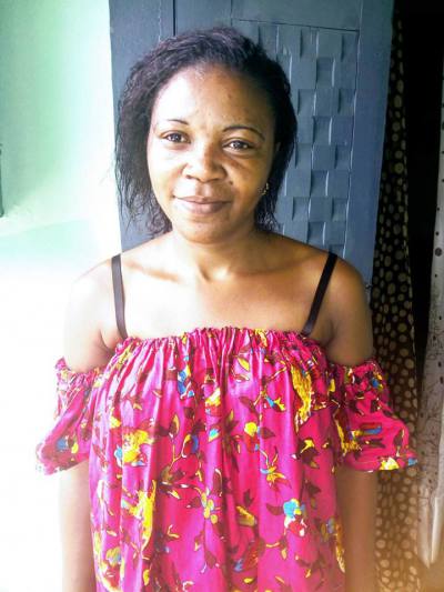 Gertrude 38 ans Yaoundé Cameroun