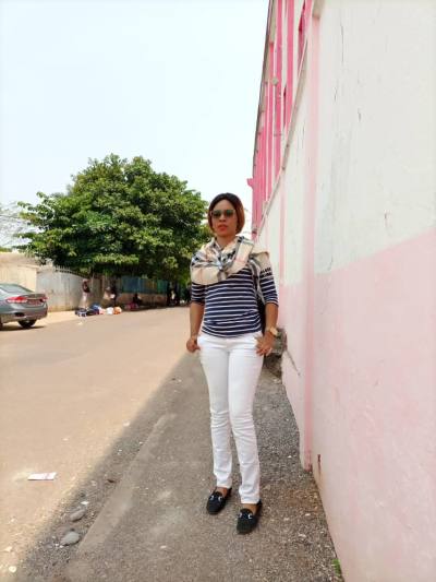 Pauline 31 ans Yaoundé Cameroun