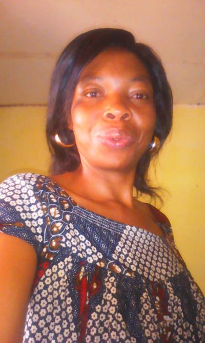Ritha 46 Jahre Yaounde Kamerun