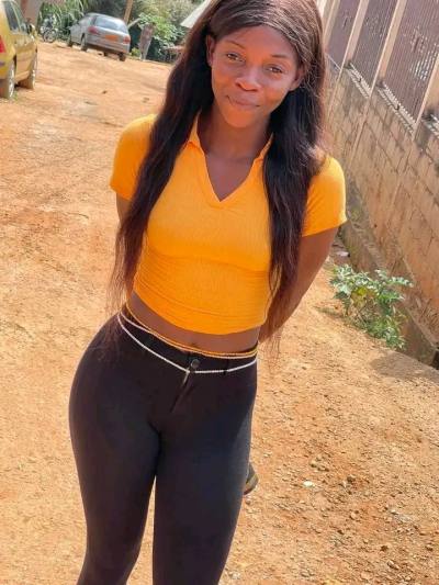 Cynthia 27 ans Ewondo  Cameroun