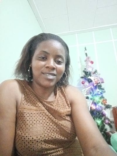 Mathilde 33 Jahre Mfou  Kamerun