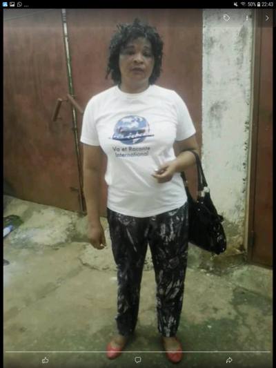 Anastasie 57 ans Yaoundé Cameroun