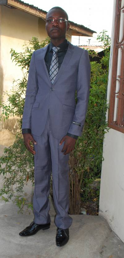 Eliezer 35 Jahre Cotonou Gutartig