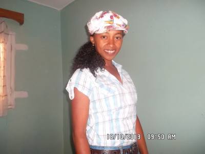Annya 33 Jahre Sambava Madagaskar