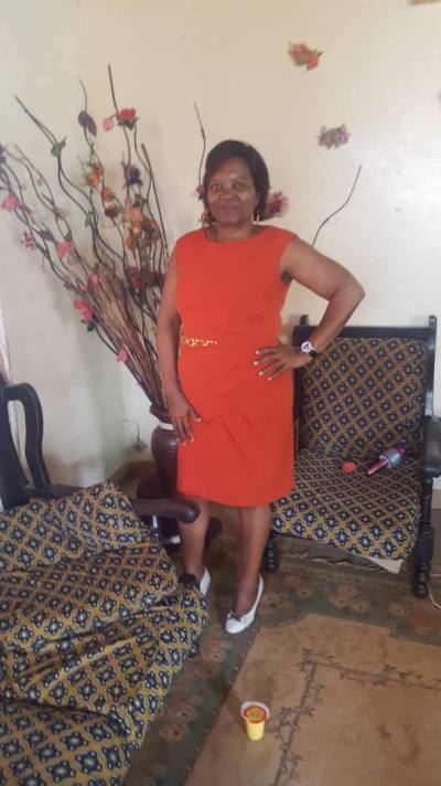 Josephine 61 ans Yaoundé 4 Cameroun