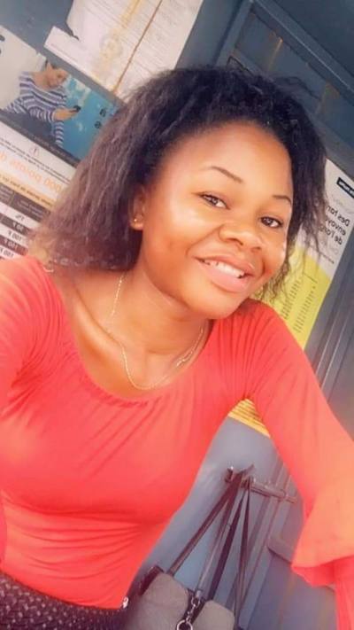 Agnes 28 ans Kribi Cameroun