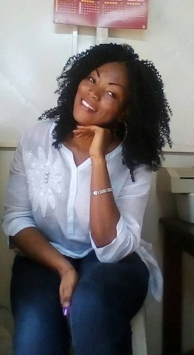 Josia 34 Jahre Yaoundé Kamerun