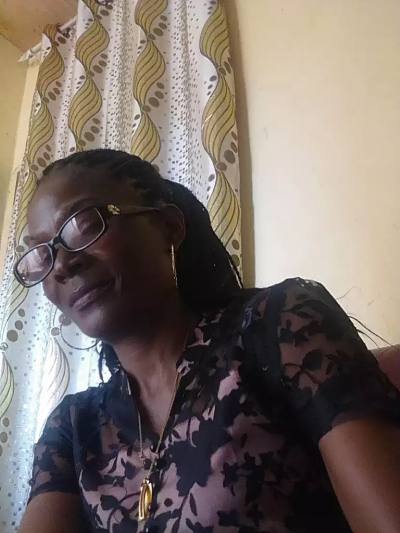 Jeannine 54 Jahre Yaoundé Kamerun