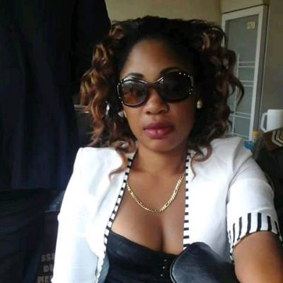 Gladys 34 Jahre Yaoundé Kamerun