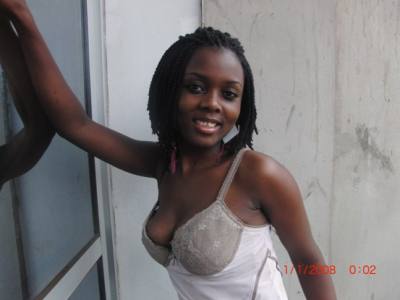 Corine 36 Jahre Yaounde Kamerun